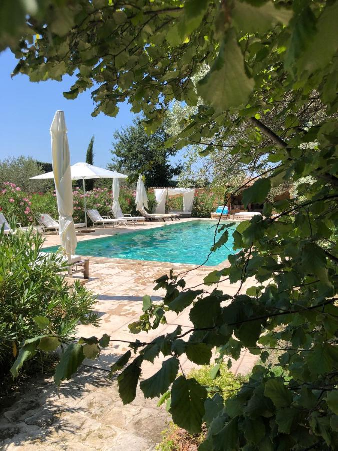 Bastide Du Regent Hotel Le Thor Exterior foto